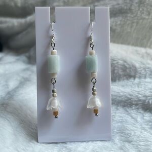 Natural stone and white flower earrings. 925 silver hooks.